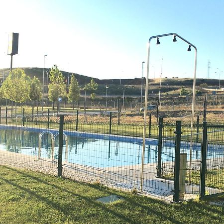 Apartamento Nuevo, Accesible Y Con Piscina !!! Salamanca Luaran gambar