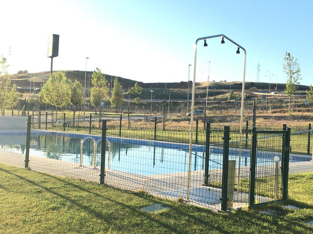 Apartamento Nuevo, Accesible Y Con Piscina !!! Salamanca Luaran gambar